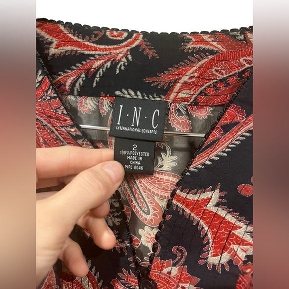 INC International Concepts Size 2 Red and Black Paisley Sheer Top 90s/Y2K Vibes - Picture 2 of 3